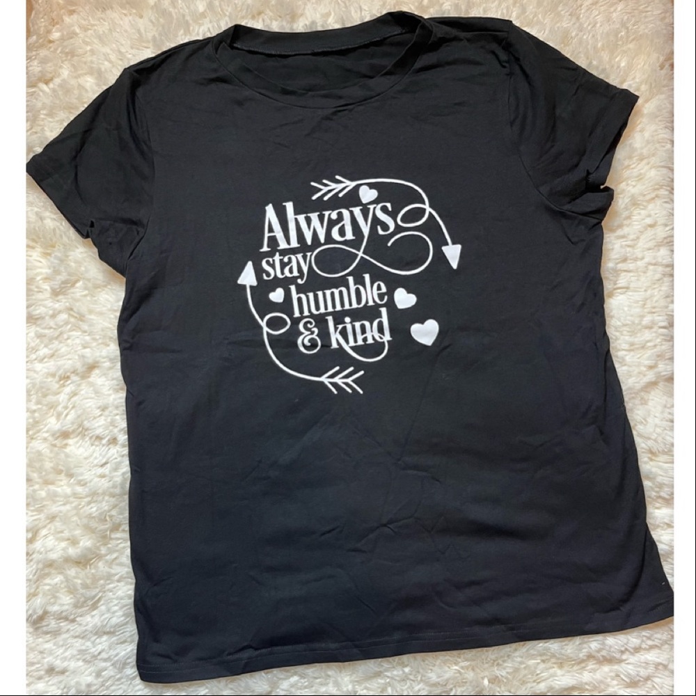 New Women's Size Large Black Graphic Tee Short Sleeve Casual T-Shirt